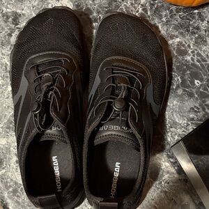 Hobibear women’s barefoot Black Athletic Sneakers